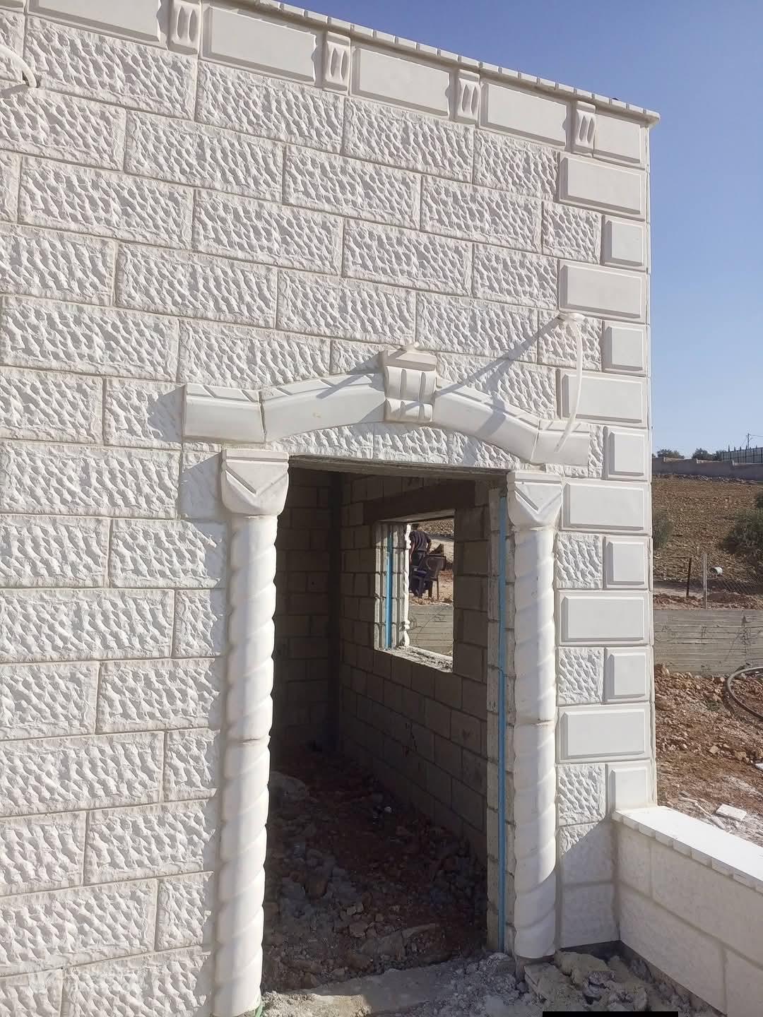 تلبيس وتغليف الجدران المنزليه ديكورات متنوعه وحسب الطلب