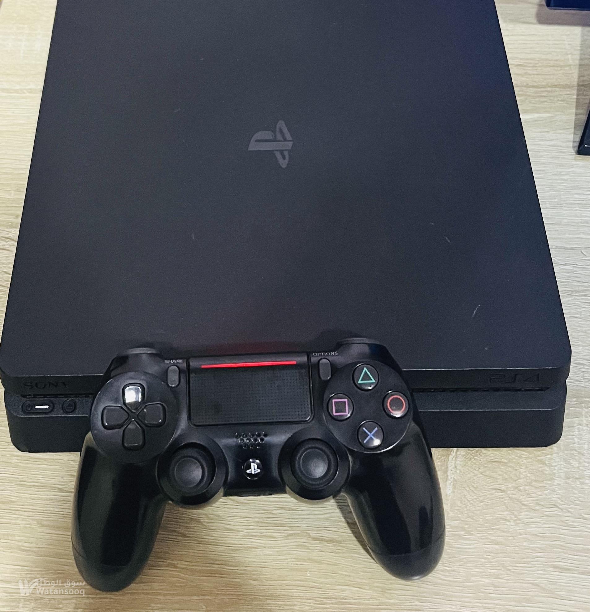ps4 معدله بي حاله ممتازه جداً معدل فيه جميع العاب ال ps4 جميع العاب البليستيشن ممتازه جداً او اليد كدالك المر