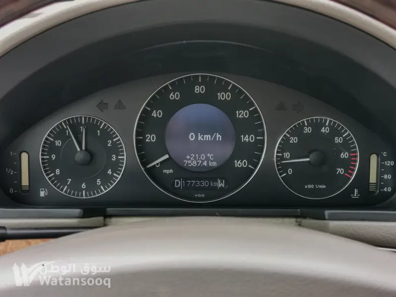 Mercedes Benz E200 2003 Panorama