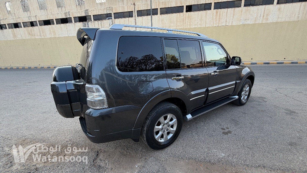 Mitsubishi Pajero 2016  للبيع متسوبيشي باجيرو 201