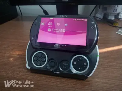 Playstation Portable Go (PSP) معدل 300 لعبة