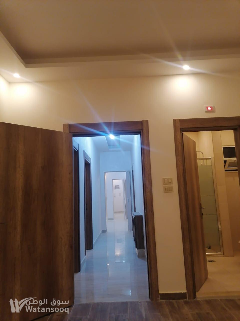 شقه سكنيه حديثه للبيع