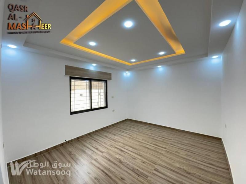 شقة شبه أرضية مميزه للبيع شفا بدران